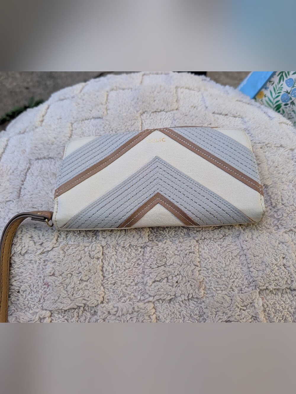 Women's Relic Beige & Tan Large Zip Up Wallet Wristlet